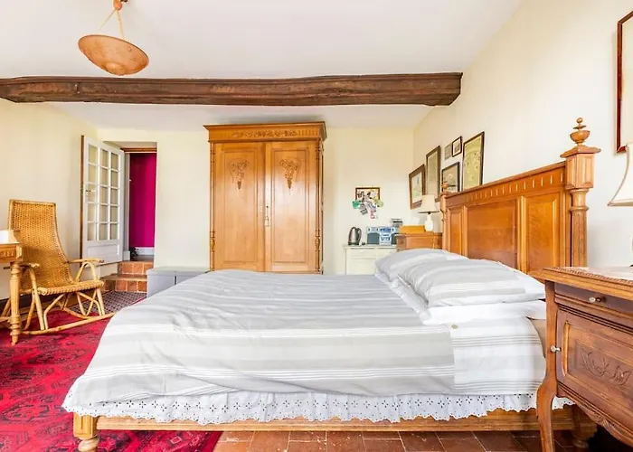 Couette-café Ferme De Guersignies 4*