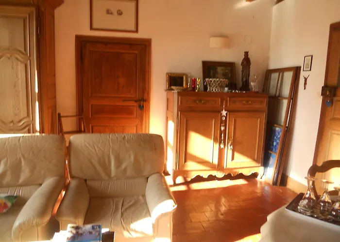 Couette-café Ferme De Guersignies 4*